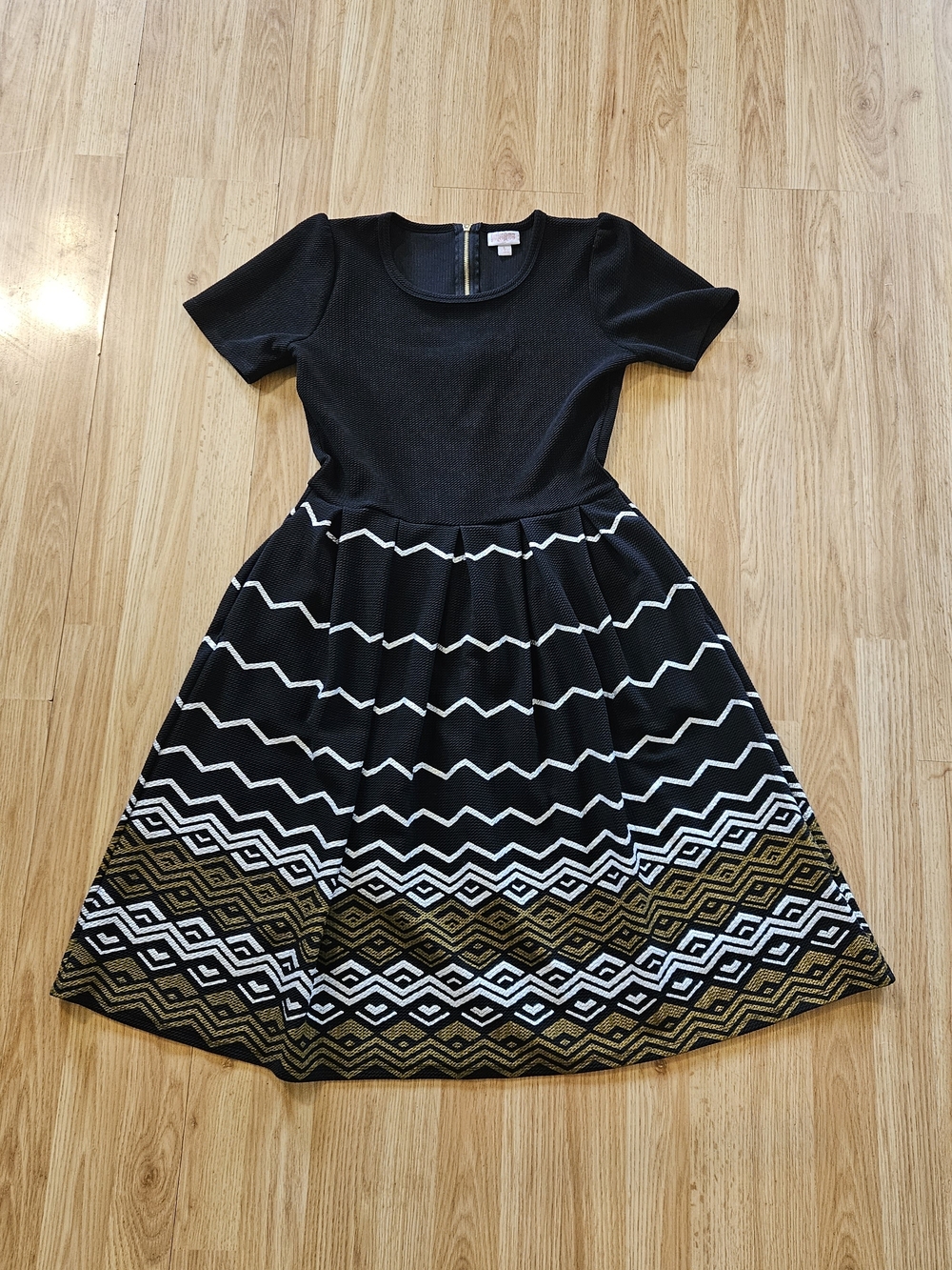 LuLaRoe Black Midi Dress W/ Short Sleeves - White & Gold Pattern Size L